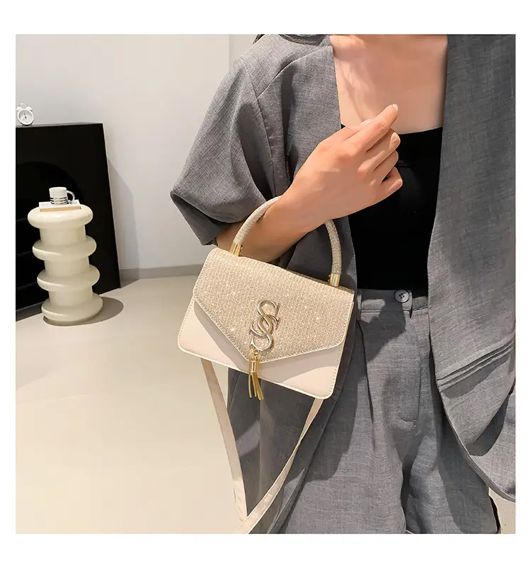 Black S-Logo Shoulder Bag for Women 2024 Spring Summer — feature 19