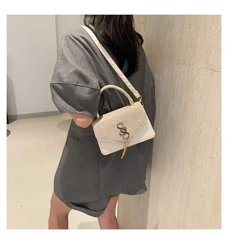 Black S-Logo Shoulder Bag for Women 2024 Spring Summer — feature 21