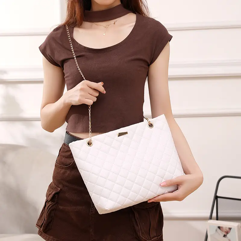 Diamond Embroidered Women's Tote Bag with Chain Shoulder Bag