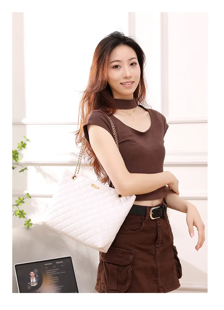 Diamond Embroidered Women's Tote Bag with Chain Shoulder Bag — feature 10