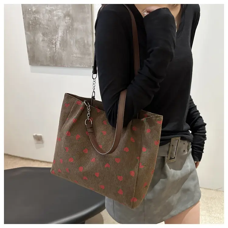 Strawberry Printed Women's Shoulder Bag 2024 — feature 12