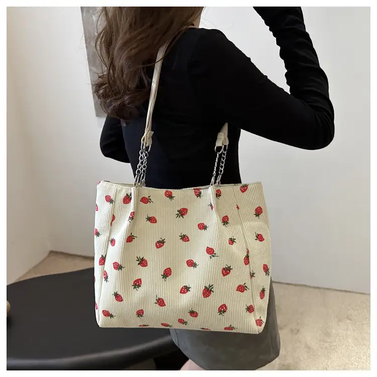 Strawberry Printed Women's Shoulder Bag 2024 — feature 13