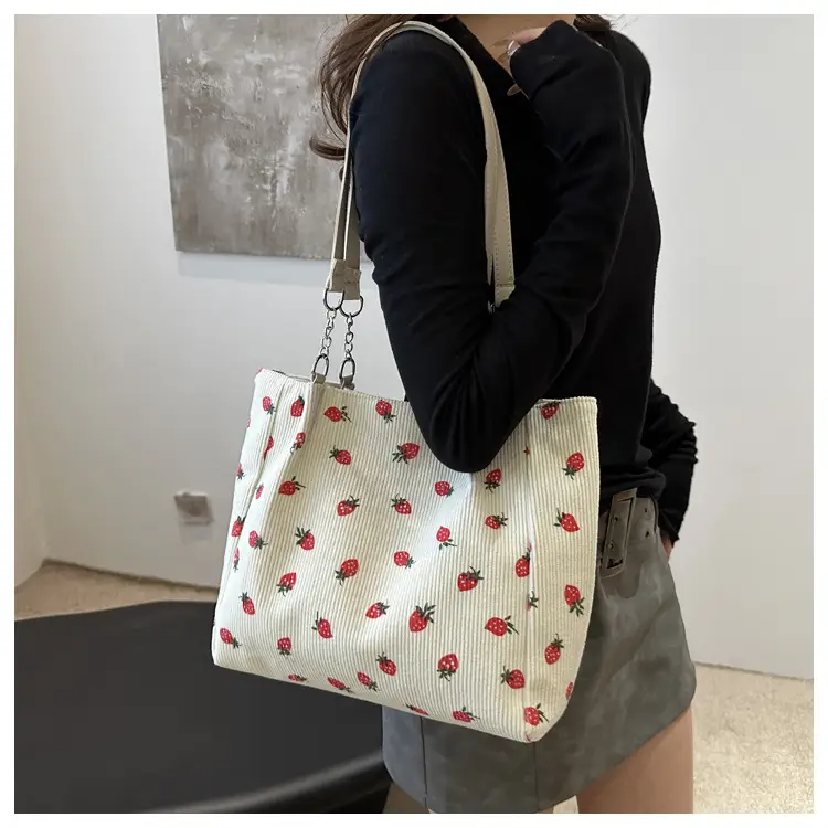 Strawberry Printed Women's Shoulder Bag 2024 — feature 14
