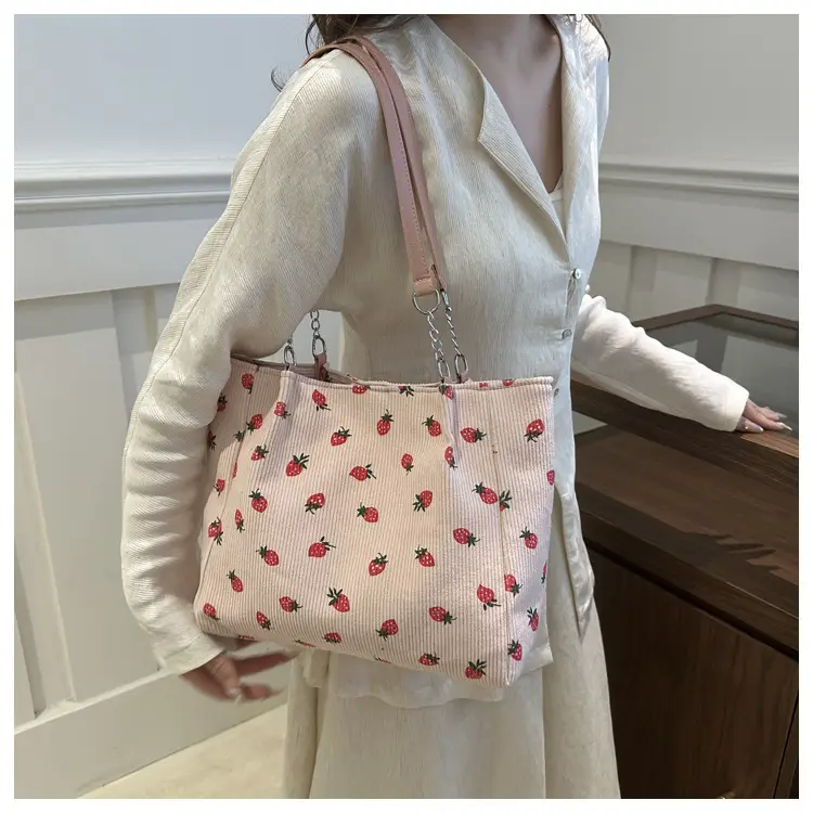 Strawberry Printed Women's Shoulder Bag 2024 — feature 18