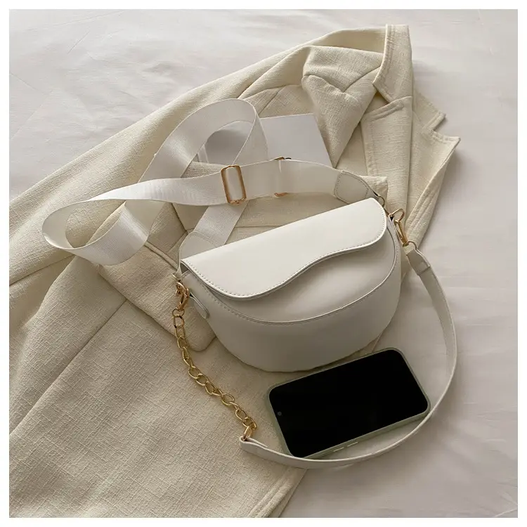 Pink Retro Crossbody Bag with Chain Strap — feature 10