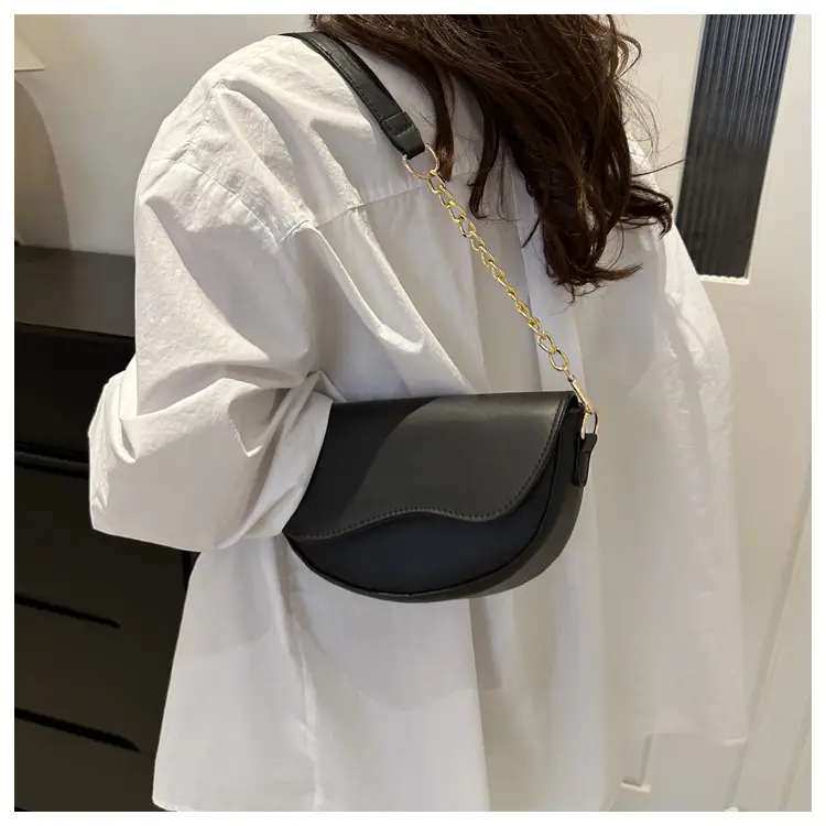 Pink Retro Crossbody Bag with Chain Strap — feature 20