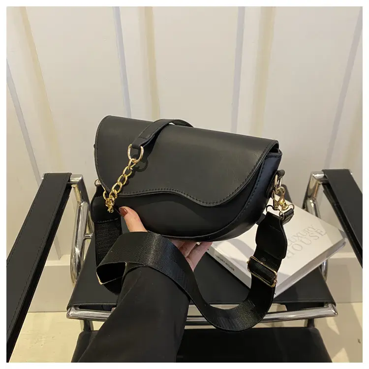 Pink Retro Crossbody Bag with Chain Strap — feature 26