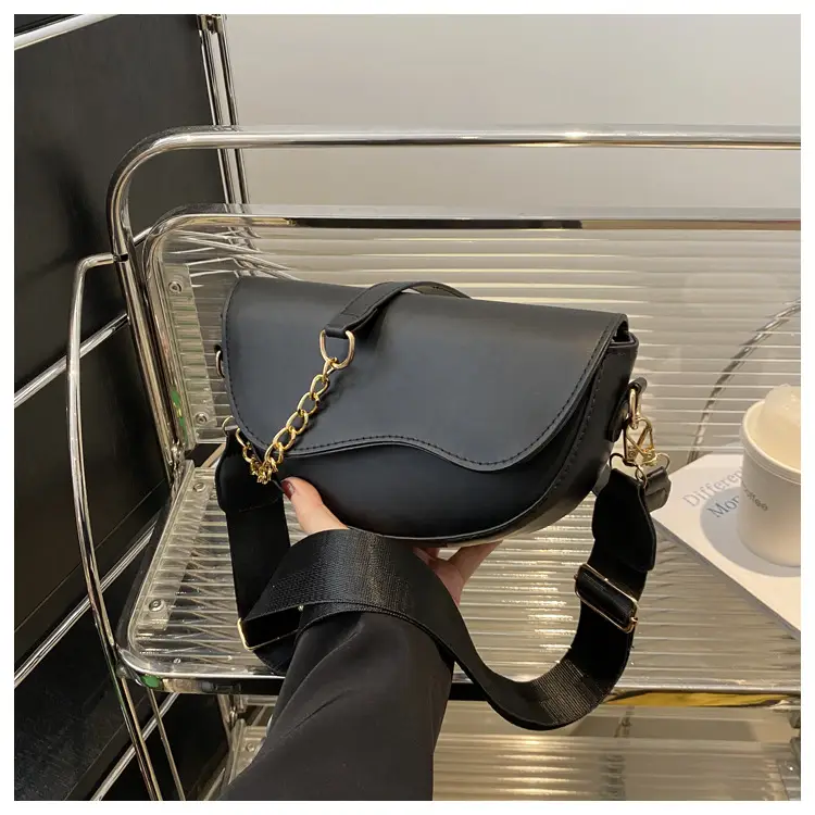 Pink Retro Crossbody Bag with Chain Strap — feature 31
