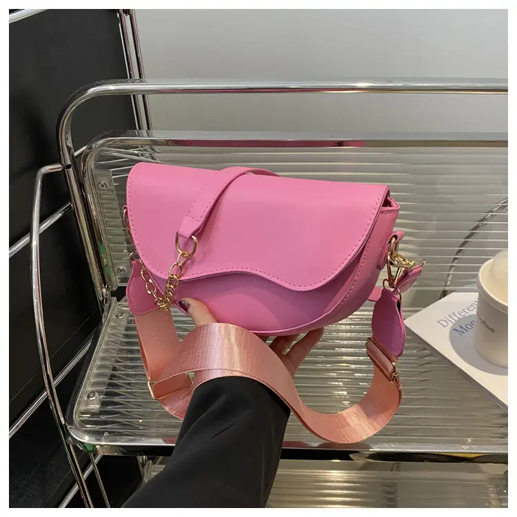 Pink Retro Crossbody Bag with Chain Strap — feature 33