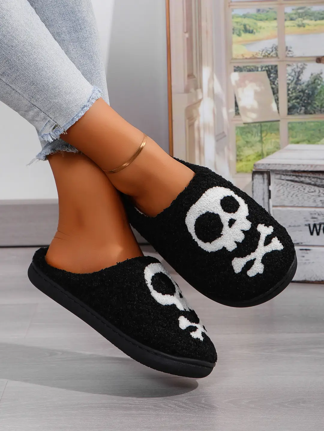 New Halloween Comfortable Home Skeleton Warm Winter Cotton Slippers Couple Men's and Women's Thick-soled Soft-soled Shoes Thick-proof — feature 2