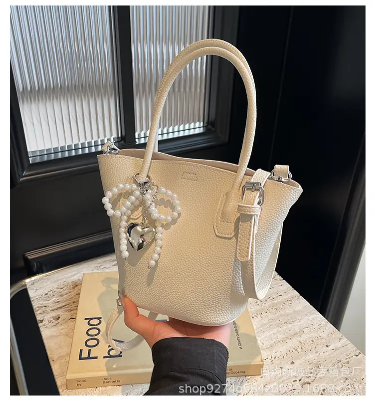 Vintage Pearl Handbag for Women 2026 New Fashion — feature 1