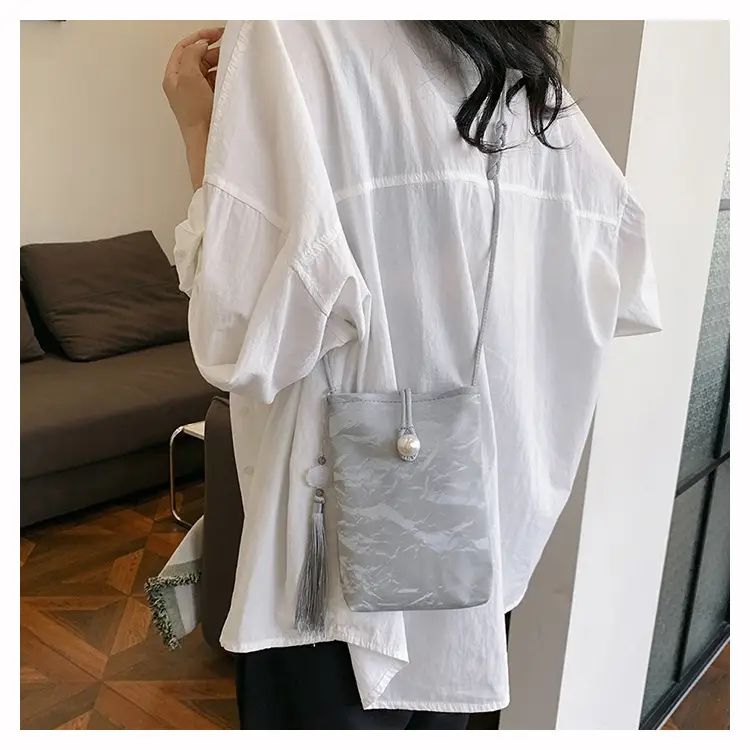 Black White Crossbody Bag for Women Casual Commute — feature 11
