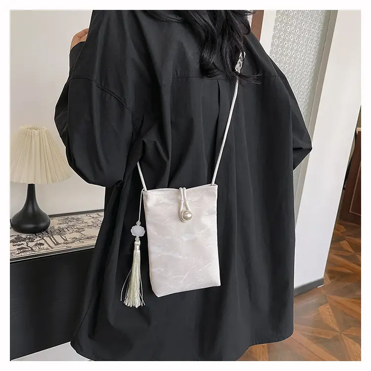 Black White Crossbody Bag for Women Casual Commute — feature 12