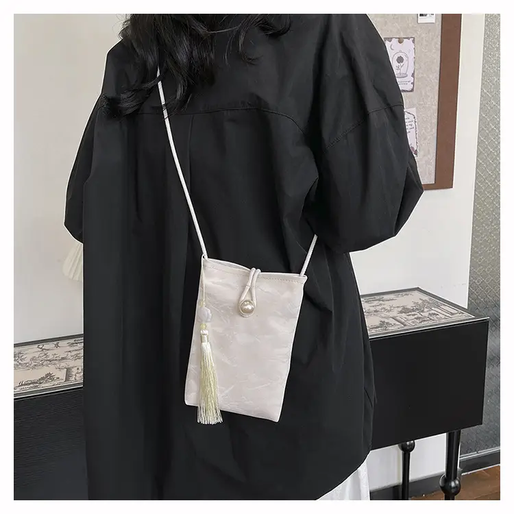 Black White Crossbody Bag for Women Casual Commute — feature 13