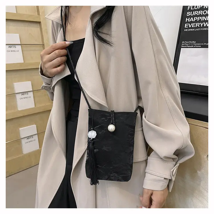 Black White Crossbody Bag for Women Casual Commute — feature 14