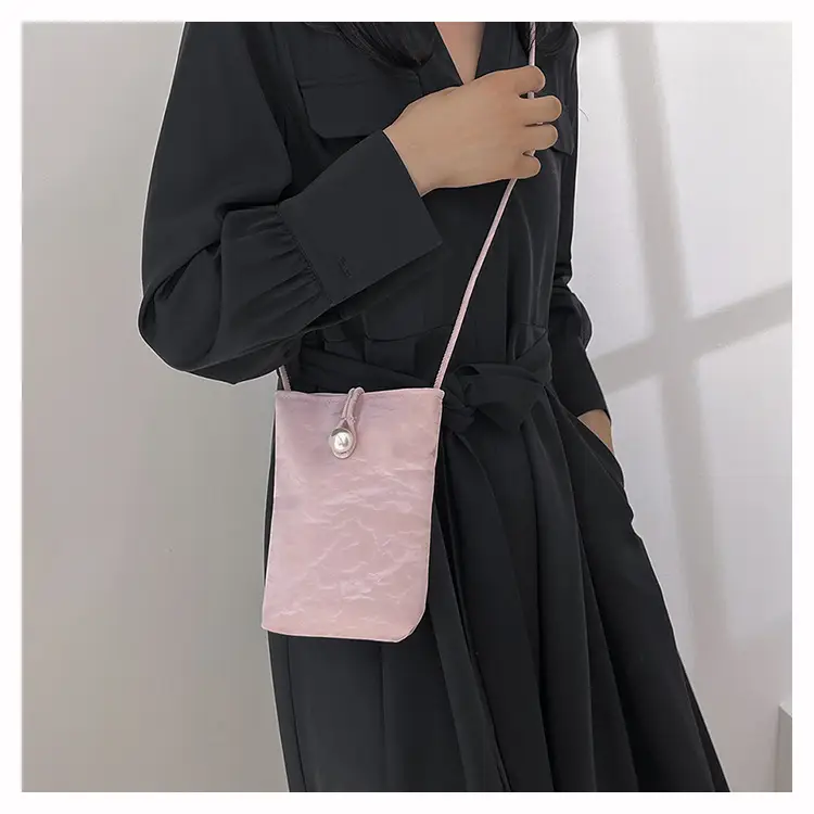 Black White Crossbody Bag for Women Casual Commute — feature 17