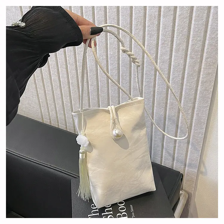 Black White Crossbody Bag for Women Casual Commute — feature 22