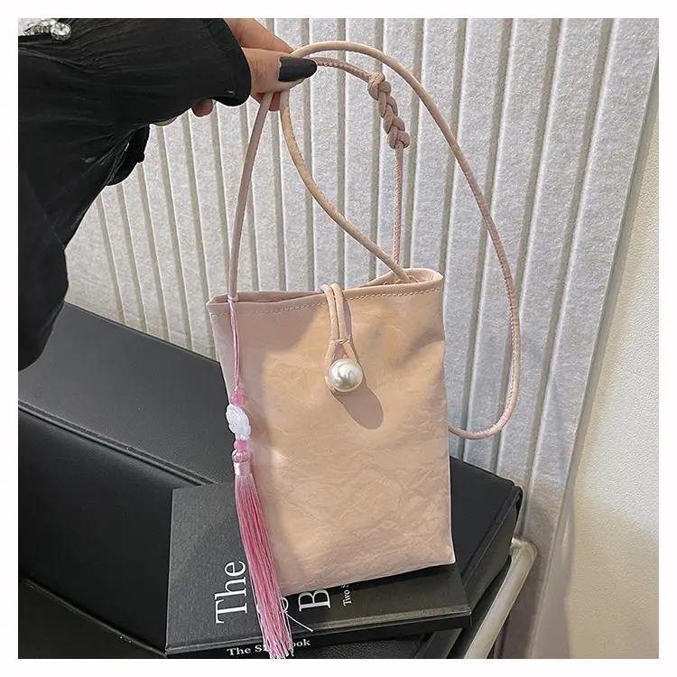 Black White Crossbody Bag for Women Casual Commute — feature 23