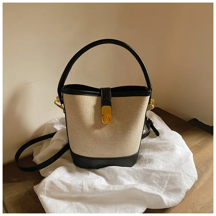 Korean-style Crossbody Bag Women's Beige Black Zipper Buckle — feature 16