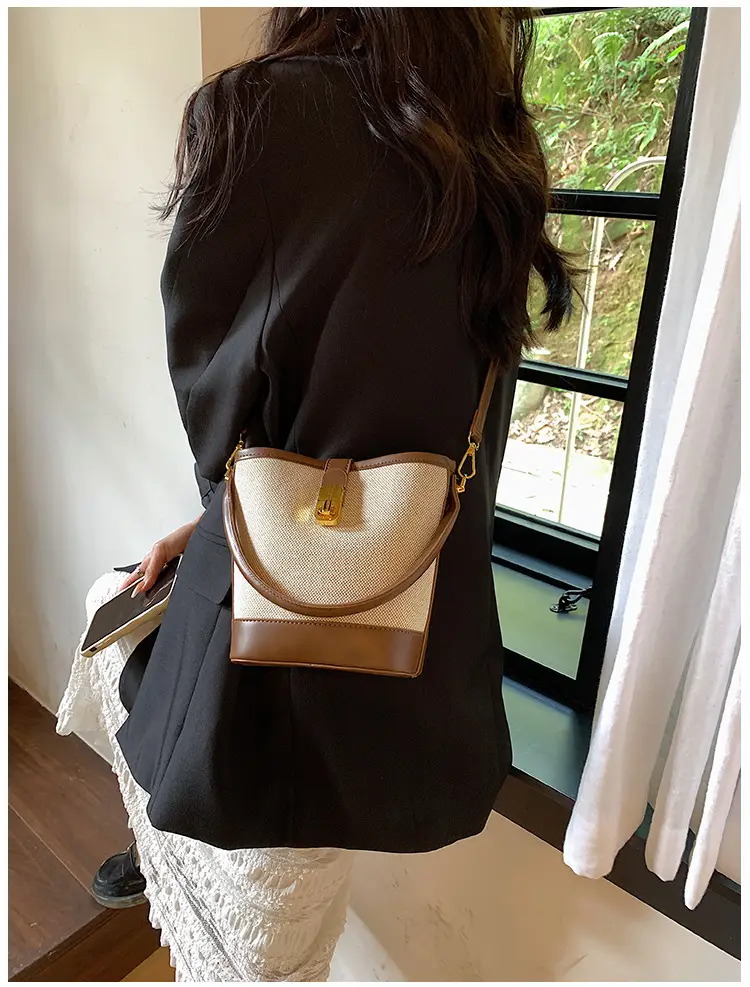 Korean-style Crossbody Bag Women's Beige Black Zipper Buckle — feature 19