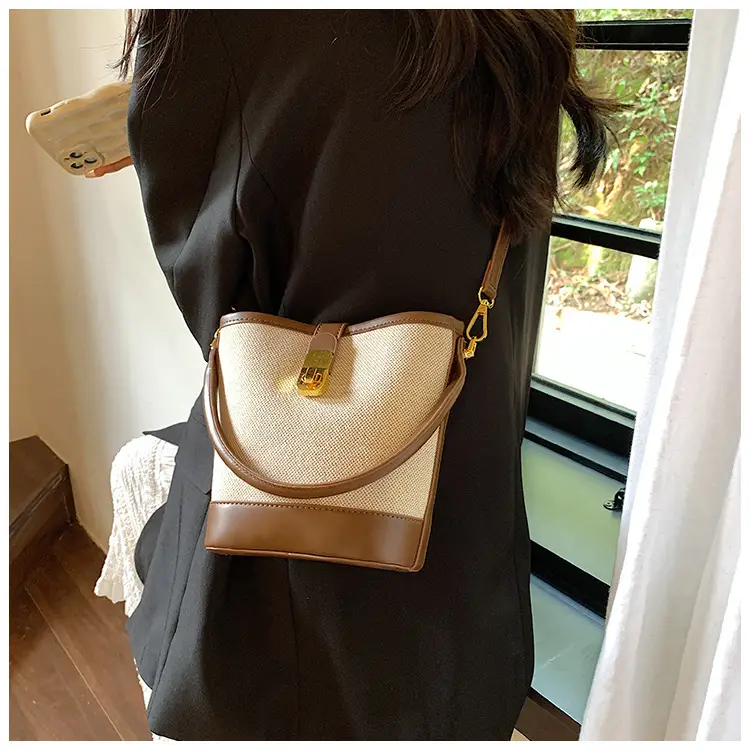 Korean-style Crossbody Bag Women's Beige Black Zipper Buckle — feature 20