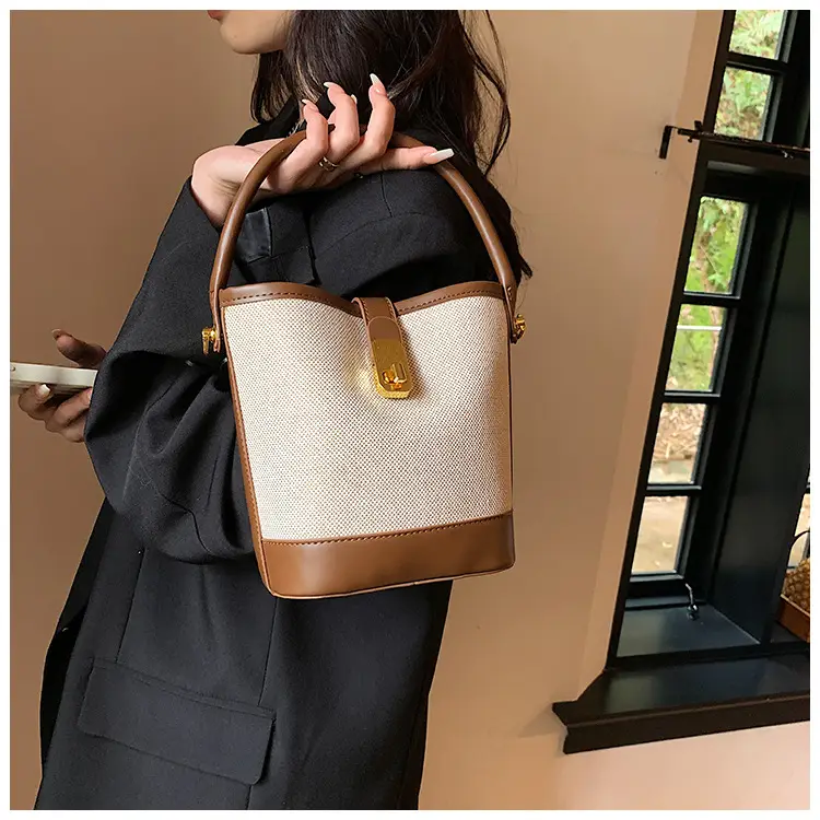 Korean-style Crossbody Bag Women's Beige Black Zipper Buckle — feature 31
