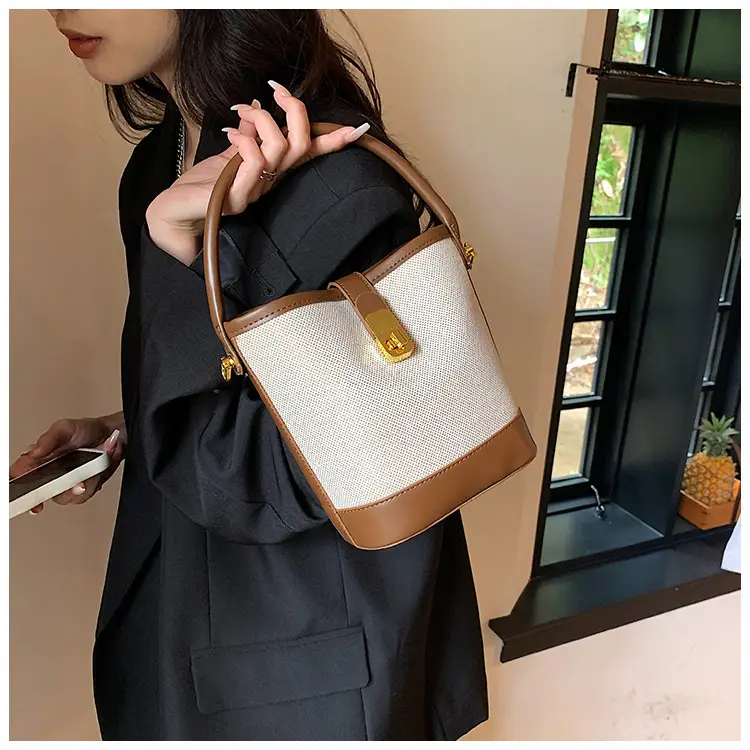 Korean-style Crossbody Bag Women's Beige Black Zipper Buckle — feature 32