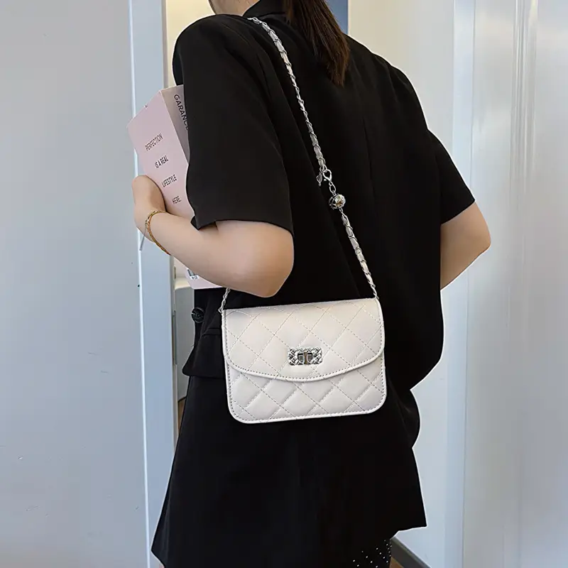 Women's White Chain Crossbody Bag 2024 New - Image 7