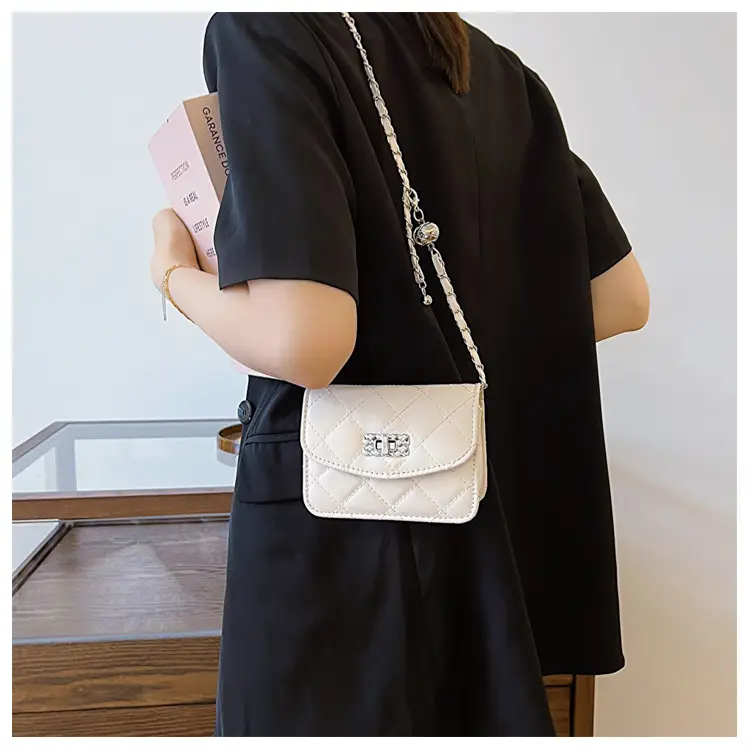 Women's White Chain Crossbody Bag 2024 New — feature 17