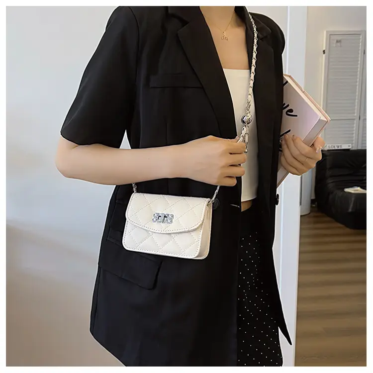 Women's White Chain Crossbody Bag 2024 New — feature 18