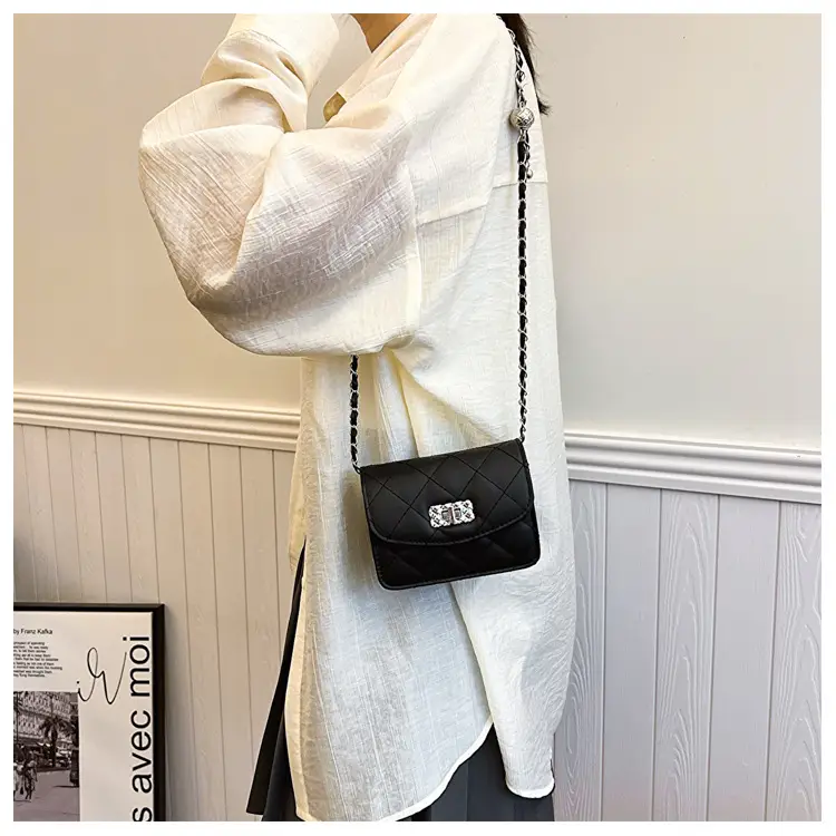 Women's White Chain Crossbody Bag 2024 New — feature 24