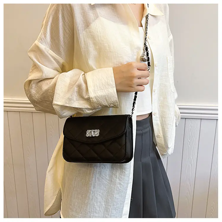 Women's White Chain Crossbody Bag 2024 New — feature 26