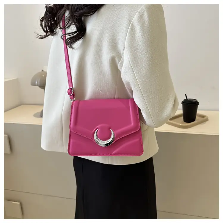Women's Brown Crescent Lock Shoulder Bag 2025 New Trendy — feature 14