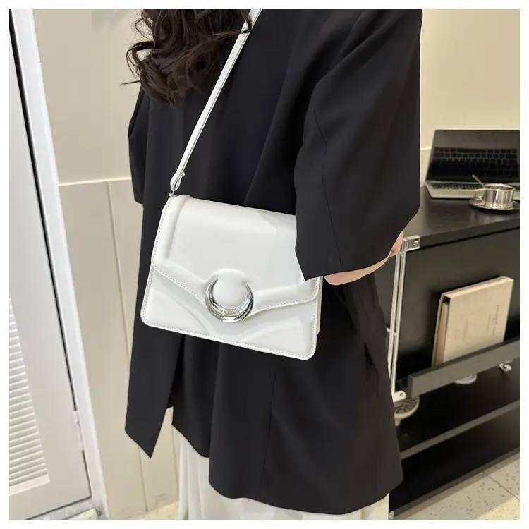 Women's Brown Crescent Lock Shoulder Bag 2025 New Trendy — feature 19