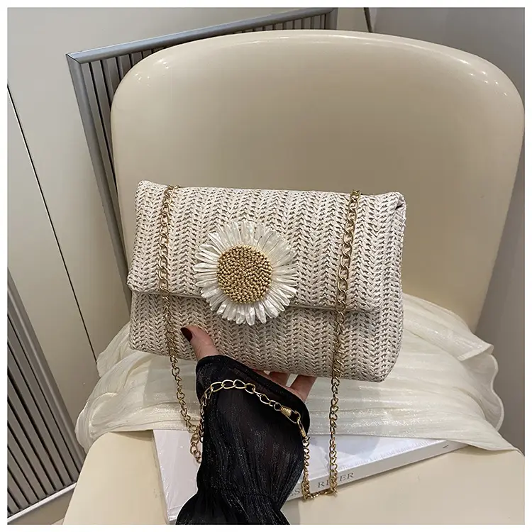 Women's 2024 Woven Shoulder Bag with Daisy Flower — feature 11