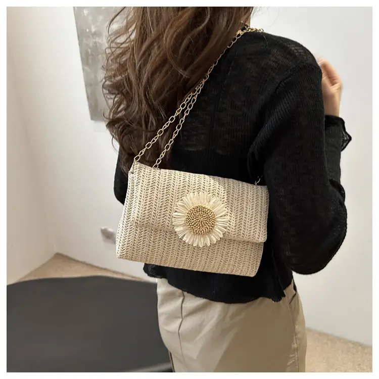 Women's 2024 Woven Shoulder Bag with Daisy Flower — feature 14