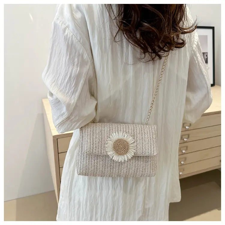 Women's 2024 Woven Shoulder Bag with Daisy Flower — feature 17