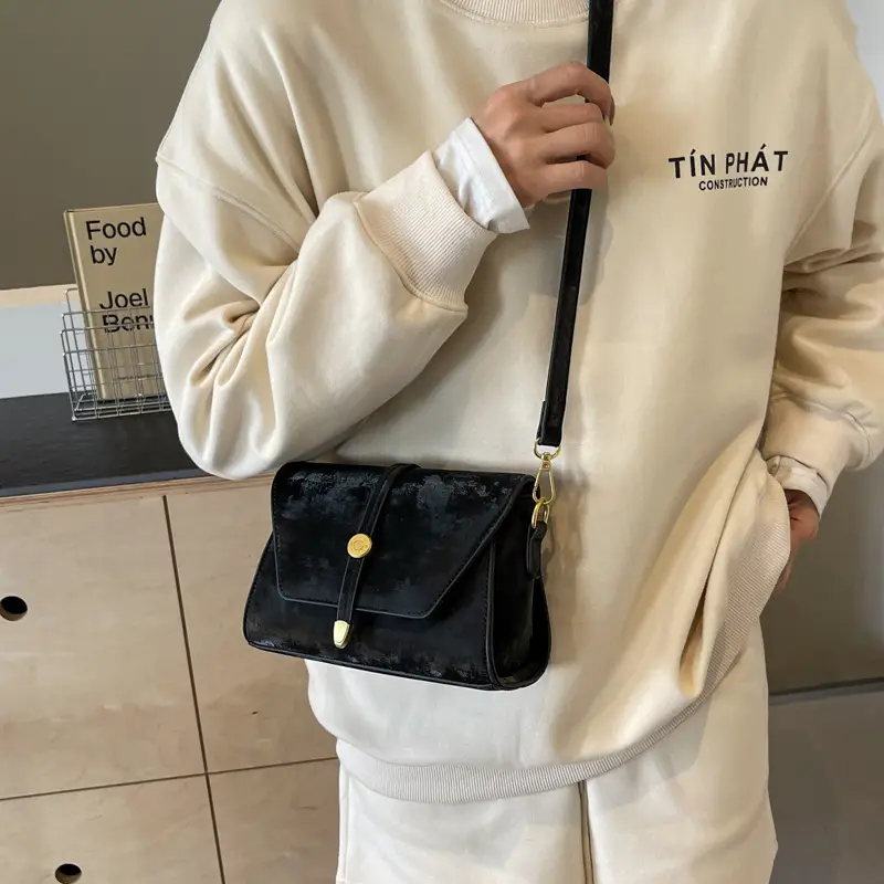 Women's Black Velvet Square Shoulder Bag 2024 - Image 6