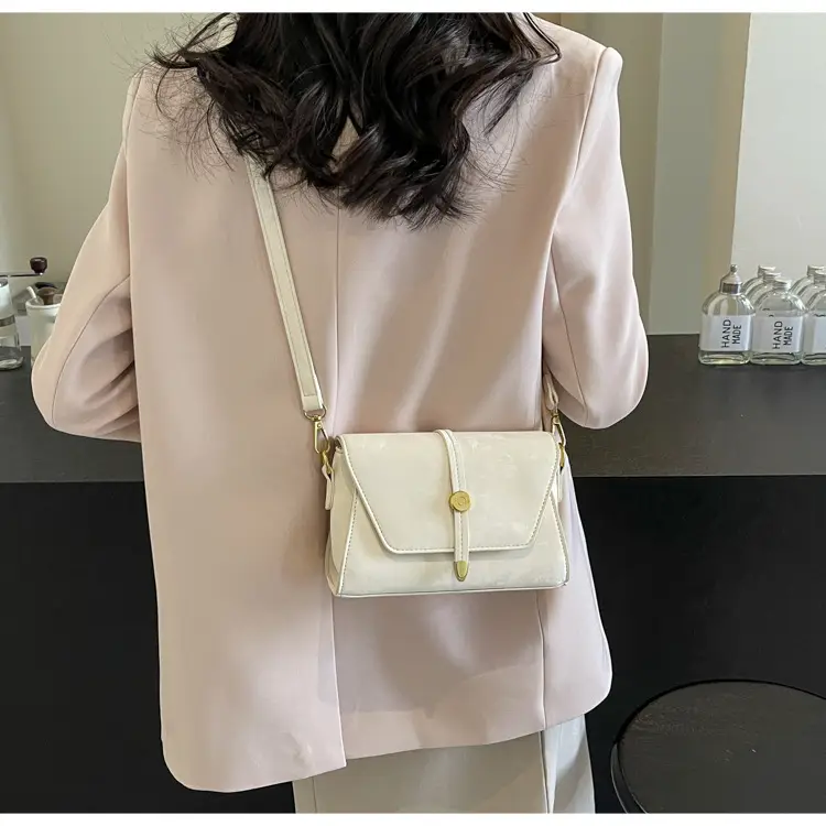 Women's Black Velvet Square Shoulder Bag 2024 — feature 17