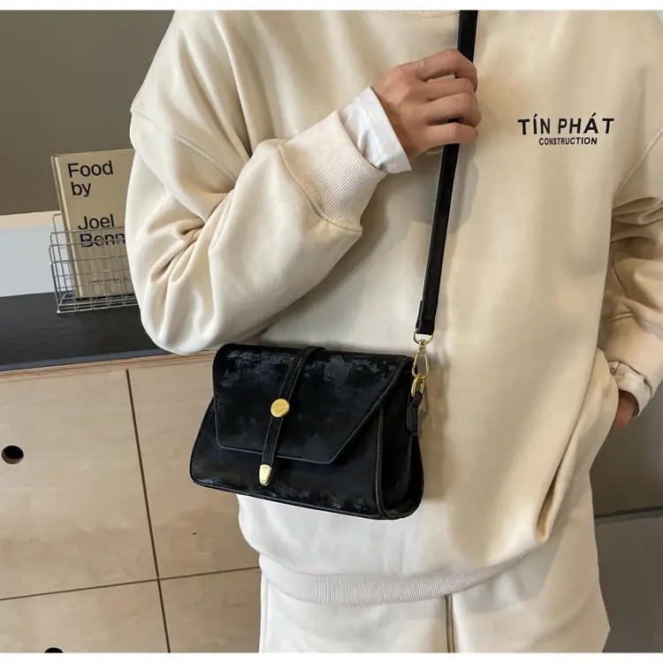 Women's Black Velvet Square Shoulder Bag 2024 — feature 24