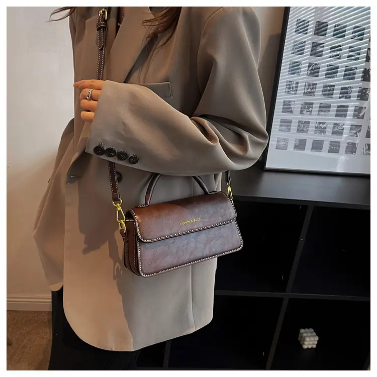 Vintage Textured Women's Shoulder Crossbody Bag 2024 — feature 12