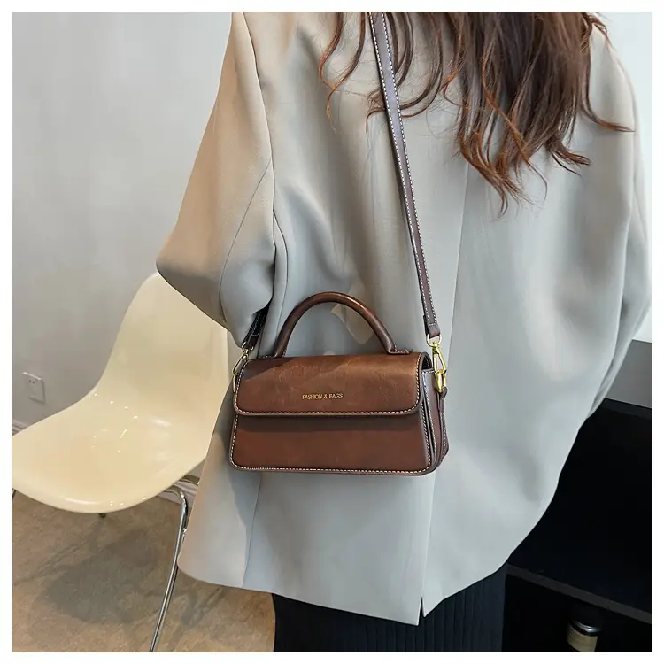 Vintage Textured Women's Shoulder Crossbody Bag 2024 — feature 13