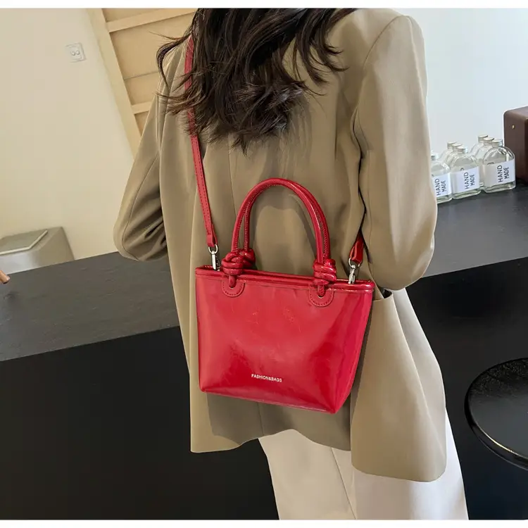 Red Korean Style Women's Shoulder Bag 2024 — feature 16
