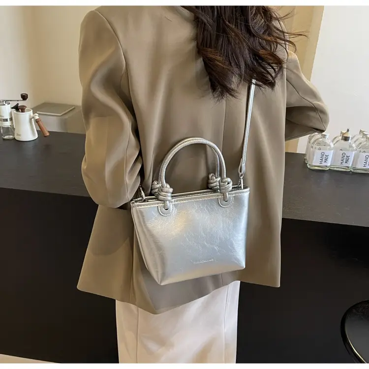 Red Korean Style Women's Shoulder Bag 2024 — feature 21