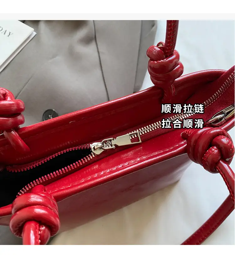 Red Korean Style Women's Shoulder Bag 2024 — feature 6