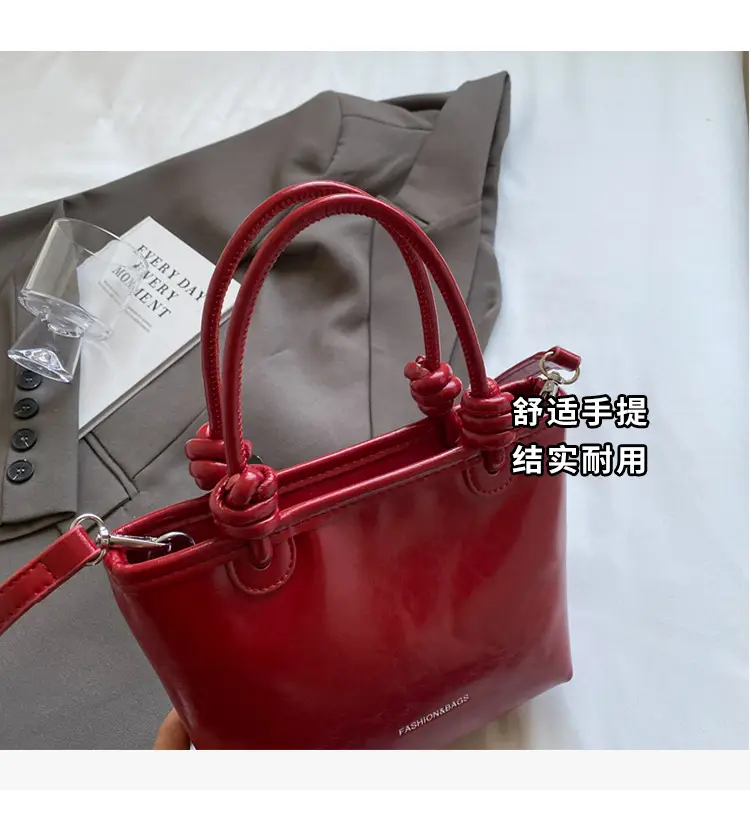 Red Korean Style Women's Shoulder Bag 2024 — feature 7