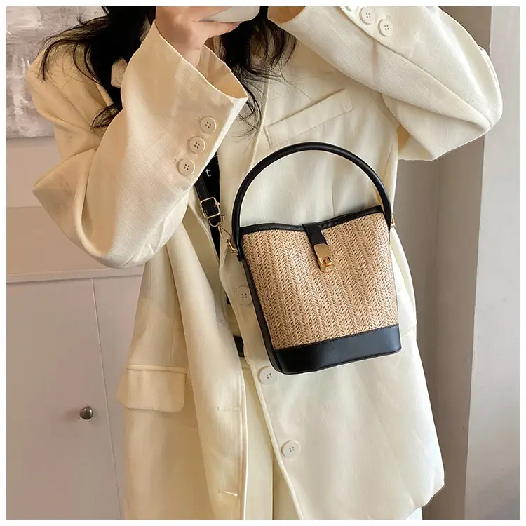 Women's Textured Woven Shoulder Bag Black Beige — feature 22