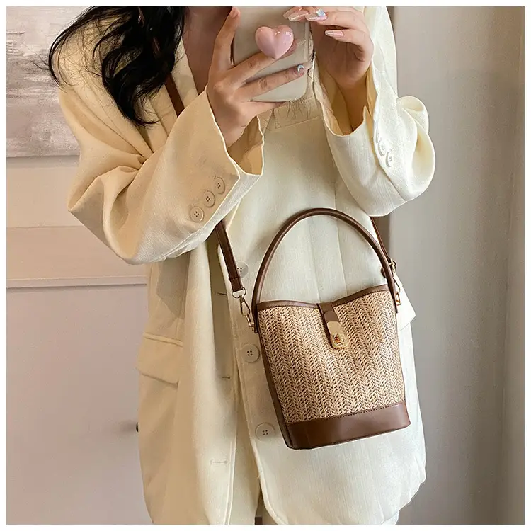 Women's Textured Woven Shoulder Bag Black Beige — feature 25
