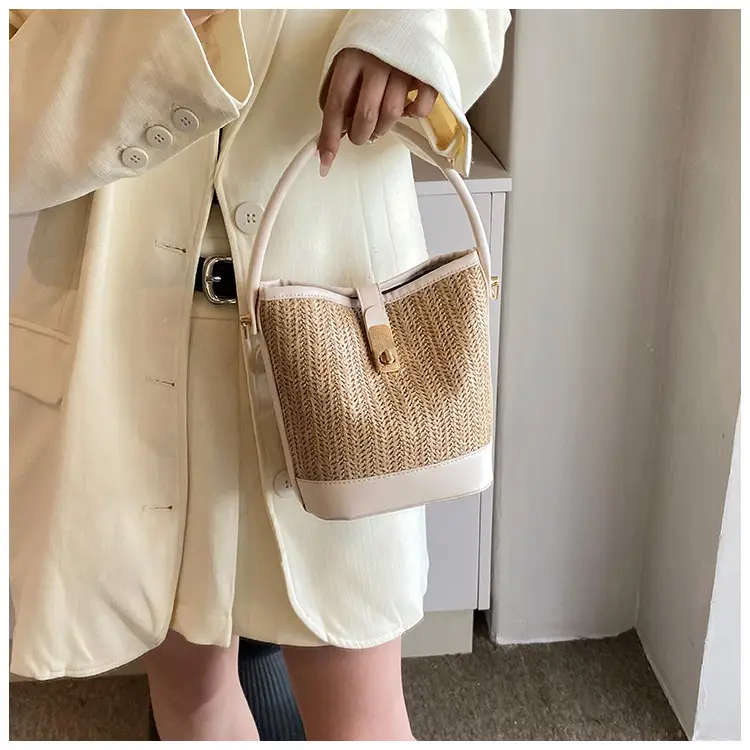 Women's Textured Woven Shoulder Bag Black Beige — feature 33