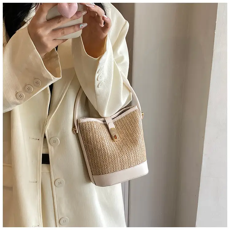 Women's Textured Woven Shoulder Bag Black Beige — feature 37